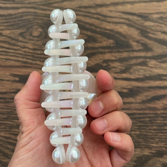 NEW bundle of 2 tortoise shell claw hair clips - Picture 8 of 10